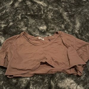 beige crop top tee